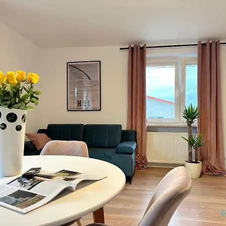 Apartament Hel Apartment- Tranquil Retreat, 15 Minutes To The Sea & Gdansk Center *