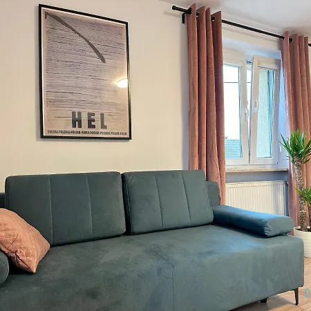 Hel Apartment- Tranquil Retreat, 15 Minutes To The Sea & Gdansk Center 公寓