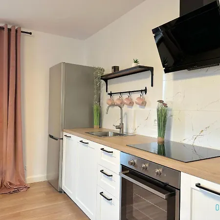 Hel Apartment- Tranquil Retreat, 15 Minutes To The Sea & Gdansk Center Appartement Borkowo (Gdansk)