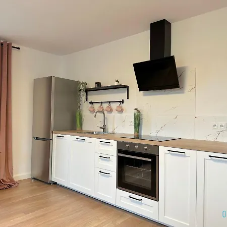 Apartmán Hel Apartment- Tranquil Retreat, 15 Minutes To The Sea & Gdansk Center *