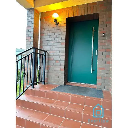 Hel Apartment- Tranquil Retreat, 15 Minutes To The Sea & Gdansk Center