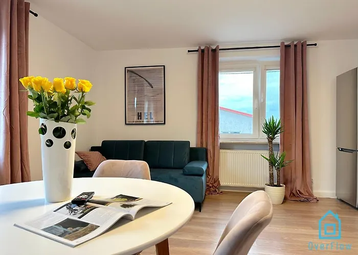 Apartamento Hel Apartment- Tranquil Retreat, 15 Minutes To The Sea & Gdansk Center *