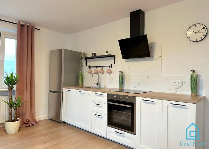 Apartamento Hel Apartment- Tranquil Retreat, 15 Minutes To The Sea & Gdansk Center *