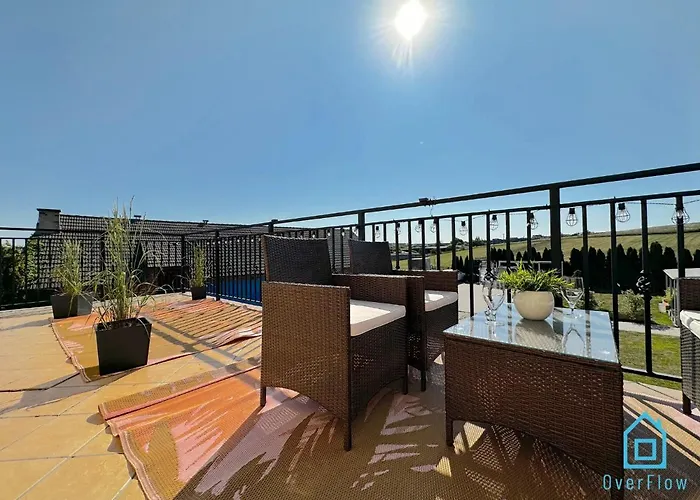 Hel Apartment- Tranquil Retreat, 15 Minutes To The Sea & Gdansk Center *